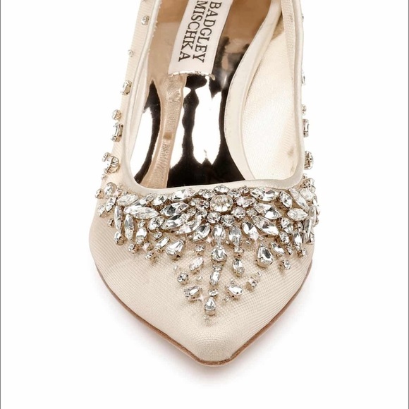 Badgley Mischka Onyx kitten heel pump - Picture 11 of 11